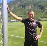 Neuf ans après l'avoir quitté en tant que joueur, Vilmos Vanczak revient comme entraîneur-assistant au FC Sion.